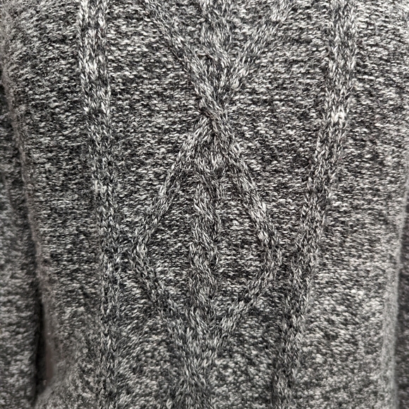 SO Sweater - Picture 3 of 3
